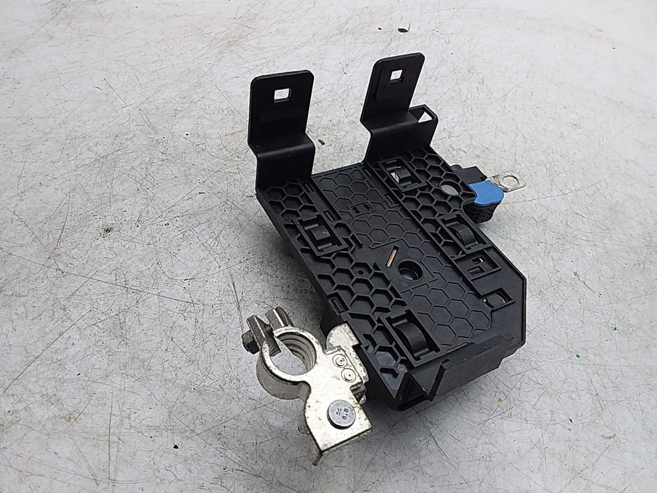 MERCEDES  B-CLASS W247 BATTERY TERMINAL LIMITER BRACKET UNIT A2479067502 FMR10