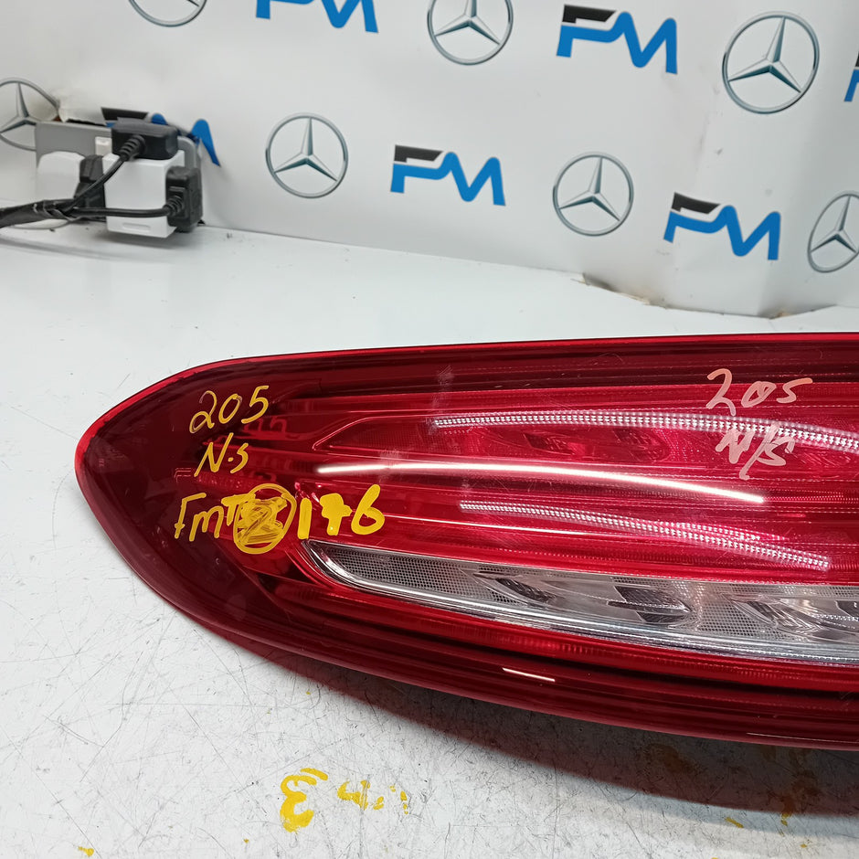 MERCEDES C-CLASS W205 PASSENGER SIDE NS REAR TAIL LIGHT FMT176 A2059066300