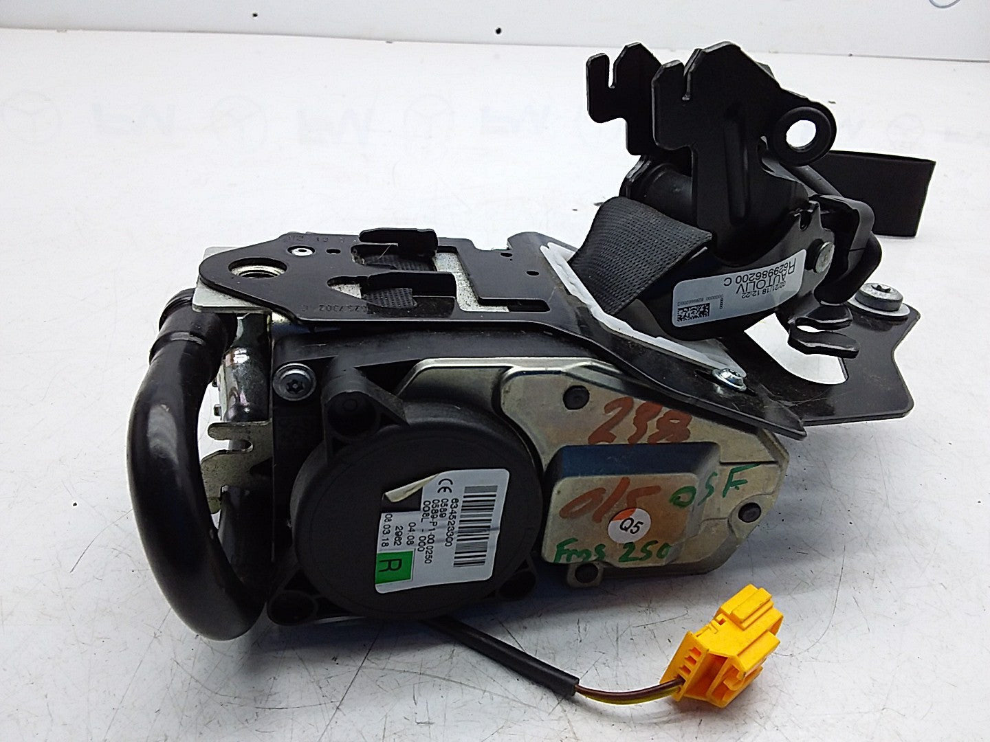 MERCEDES E-CLASS W238 SEAT BELT FRONT RIGHT DRIVER SIDE A2388602900 FMS250 OSF