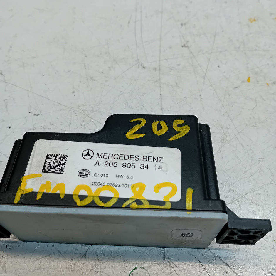 MERCEDES C-CLASS VOLTAGE CONVERTER AUXILIARY BATTERY W205 A2059053414 FM00831