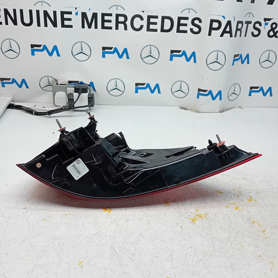 MERCEDES GLE W167 PASSENGER SIDE NS REAR TAIL LIGHT A1679060907 FMT221
