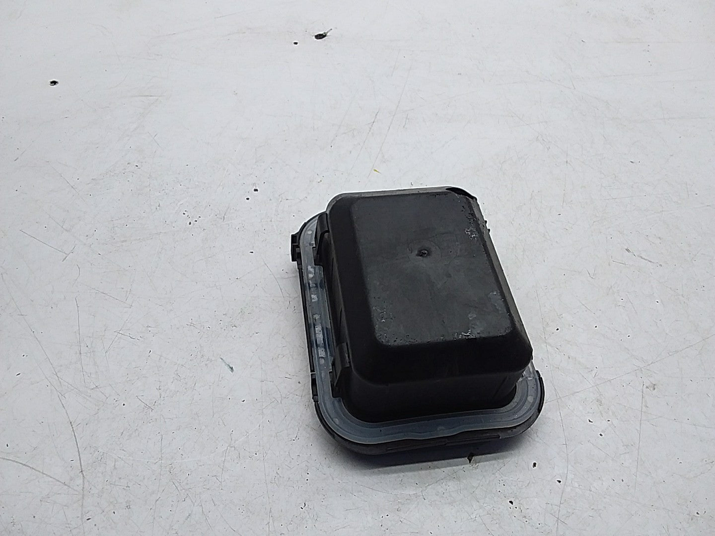 MERCEDES BENZ E-CLASS W213 2016 ONWARDS FUSE RELAY BOX A2135403038 FMF124