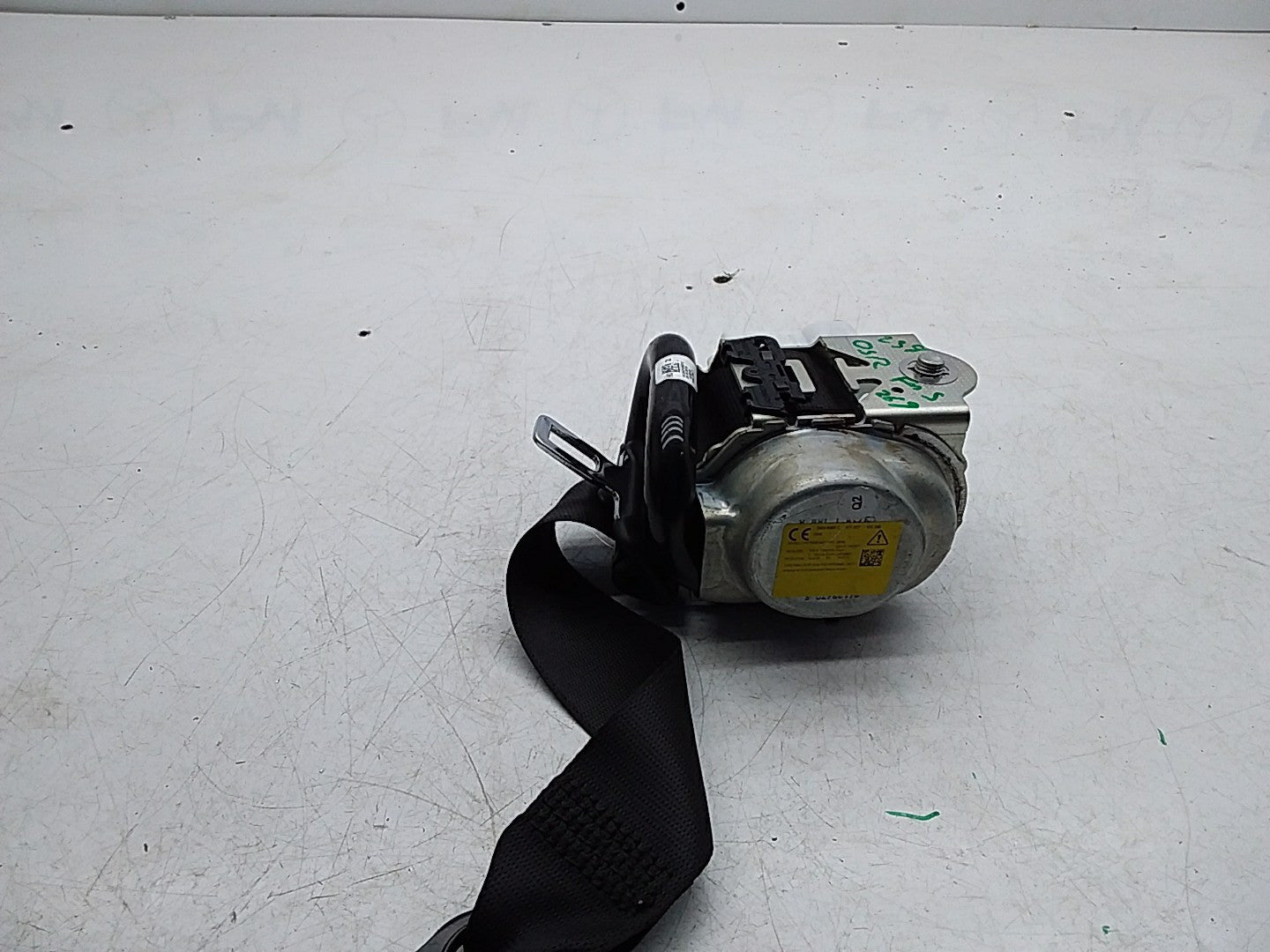 MERCEDES E-CLASS W238 SEAT BELT REAR RIGHT DRIVER SIDE A2388603800 FMS269 OSR
