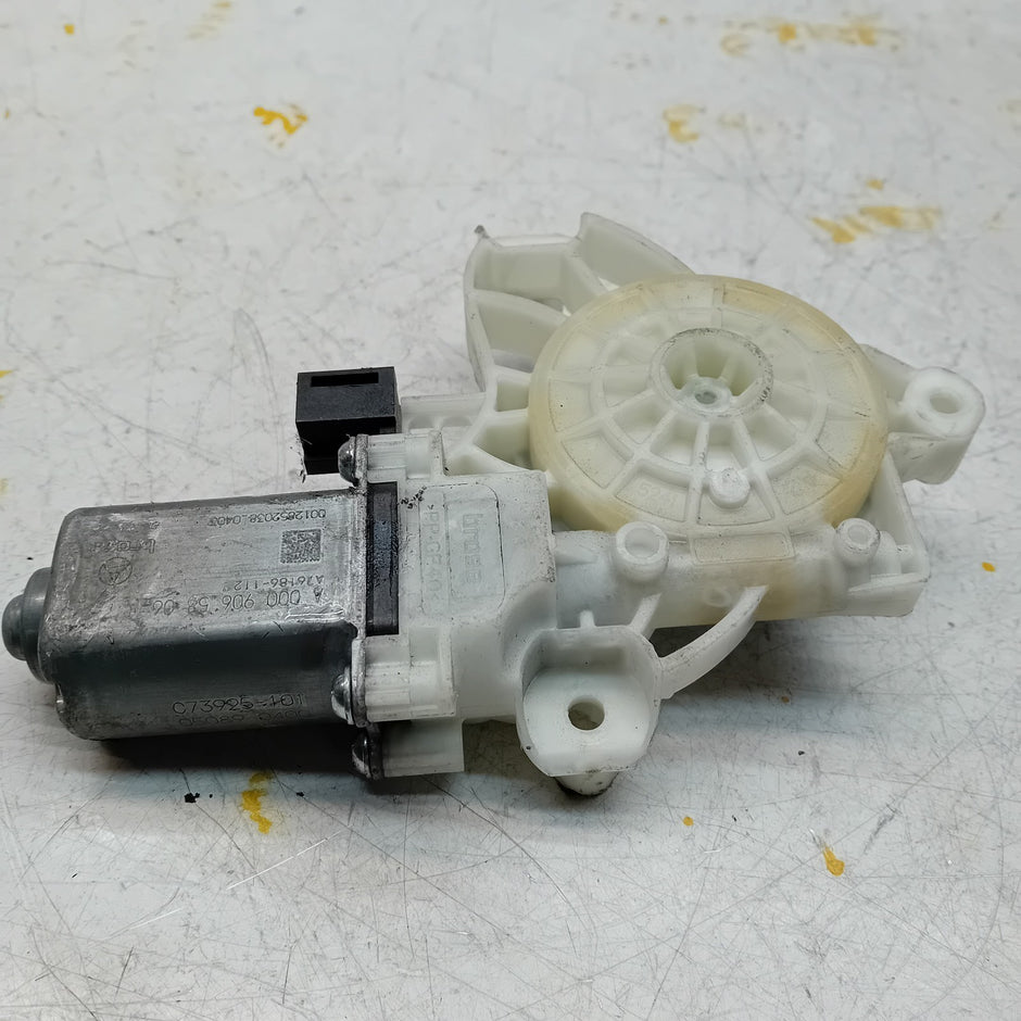 MERCEDES C E-CLASS W213 W205 PASSENGER FRONT WINDOW MOTOR A0009065806 FM00944