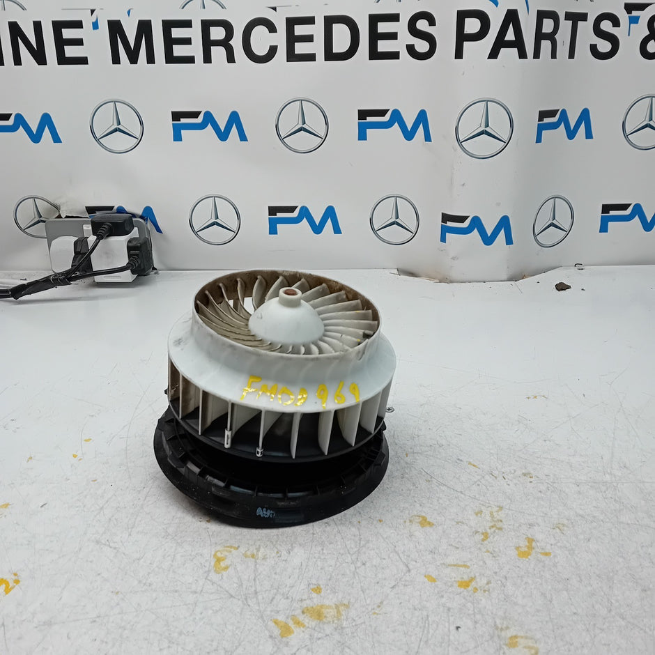 MERCEDES BENZ W205 C-CLASS INTERIOR BLOWER HEATER FAN 0130309002 FM00969