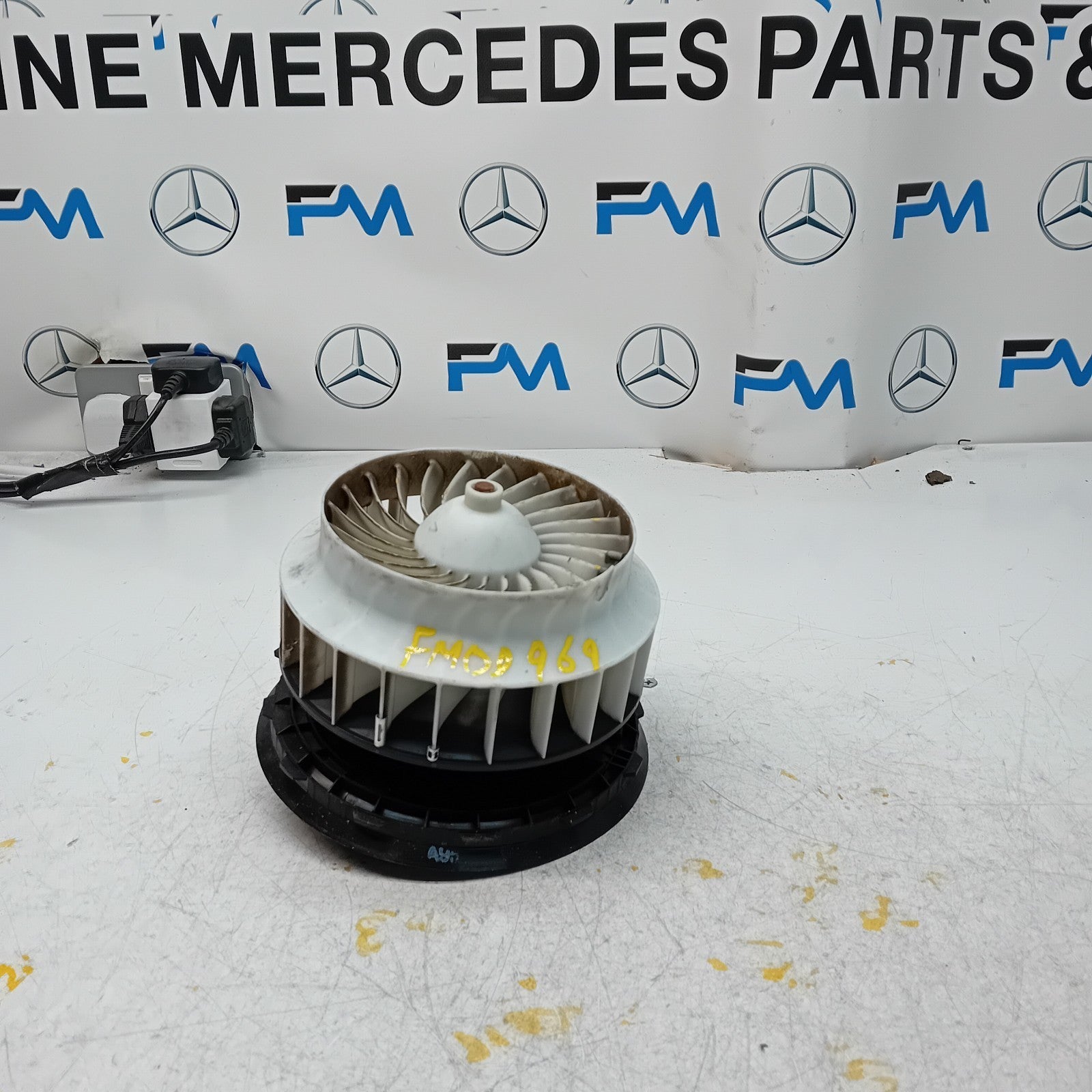 MERCEDES BENZ W205 C-CLASS INTERIOR BLOWER HEATER FAN 0130309002 FM00969