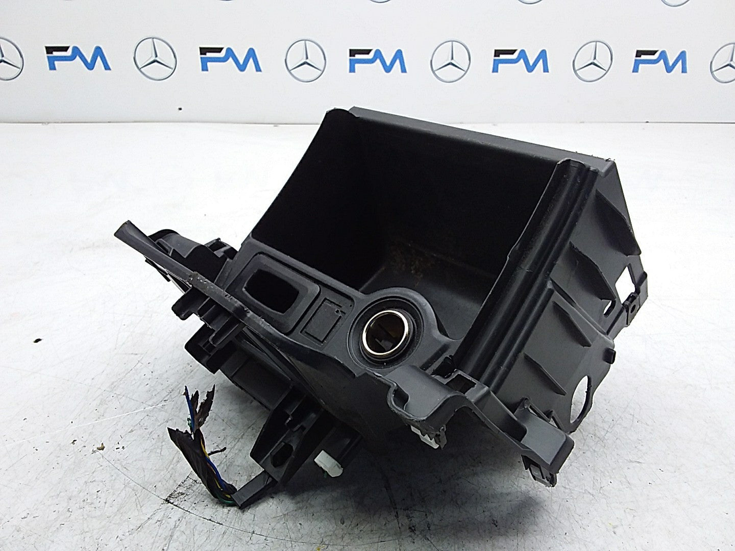 MITSUBISHI OUTLANDER CENTRE DASH STORAGE 8637B421 FMK28