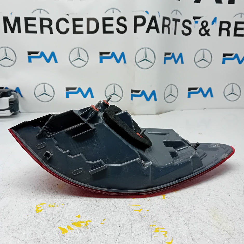 MERCEDES GLC W253 PASSENGER SIDE NS REAR TAIL LIGHT A2539060900 2016 FMT165
