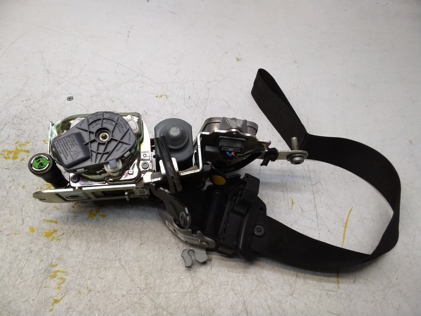 MERCEDES BENZ E-CLASS W207 FRONT SEAT BELT RIGHT SIDE A2078604285 FMS436 OSF
