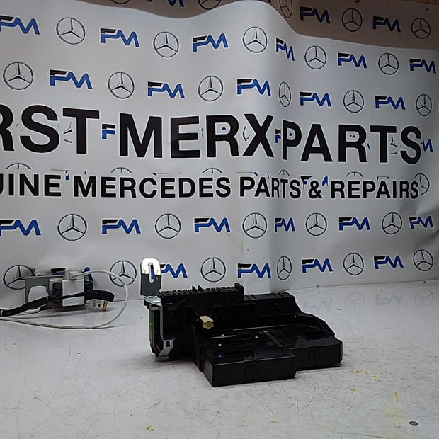MERCEDES C-CLASS W204  FUSE  BOX RELAY A2049060105 FMF103