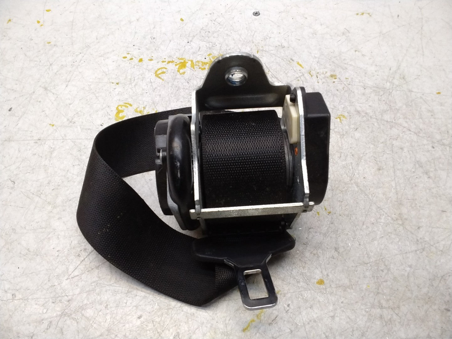 MERCEDES E CLASS SEAT BELT REAR RIGHT AND LEFT A2078602385 C207 FMS455 NSR OSR