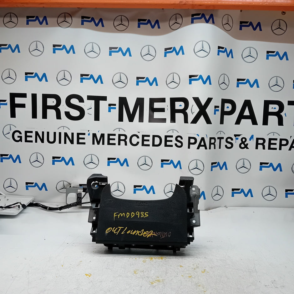 MITSUBISHI OUTLANDER MK3 KNEE AIR SRS BAG RIGHT DRIVER SIDE 7030A-31754 FM00985