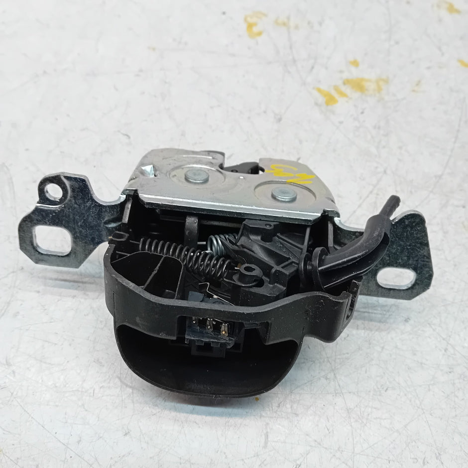GENUINE MERCEDES BENZ C-CLASS W205 TRUNK LID LOCK LATCH FM00874