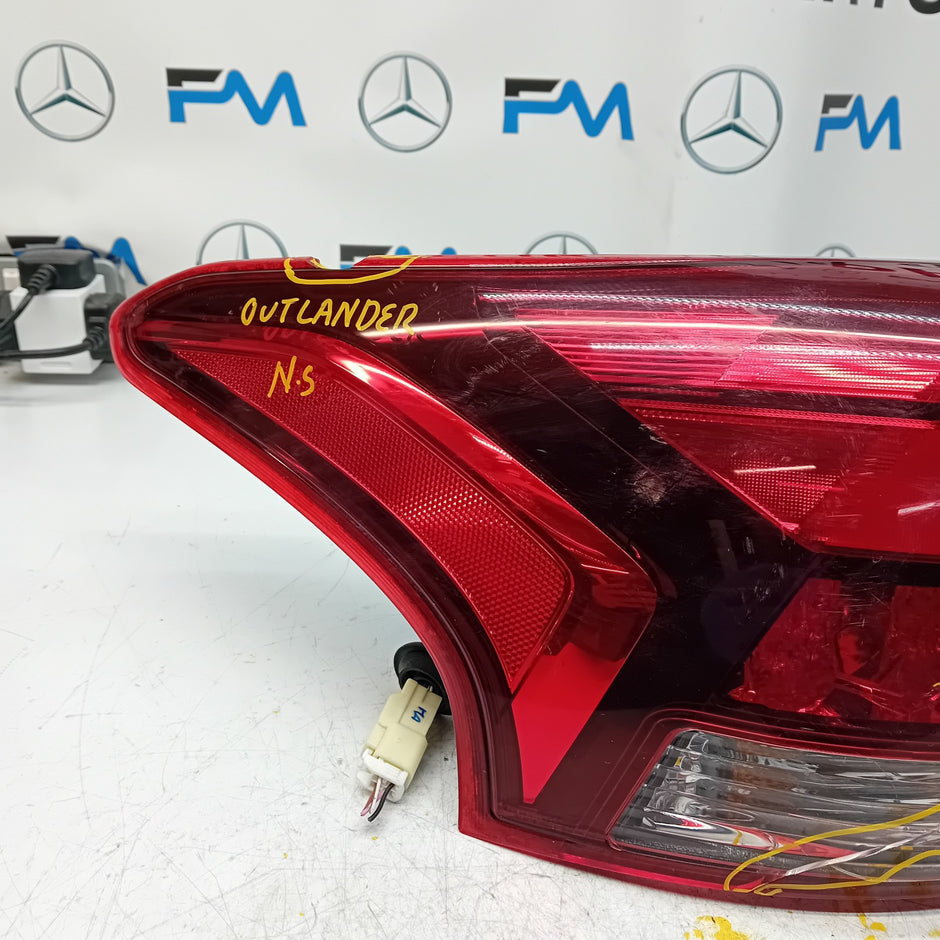 MITSUBISHI OUTLANDER MK3 2015-19 PASSENGER SIDE NS OUTER REAR TAIL LIGHT FMT139