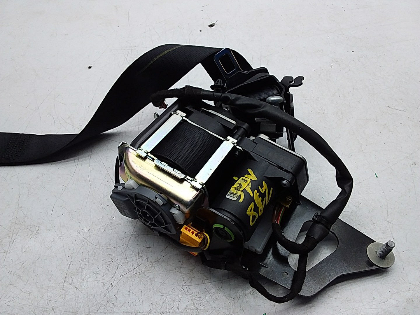 MERCEDES E-CLASS W238 SEAT BELT FRONT LEFT PASSENGER SIDE A2388602800 FMS262 NSF