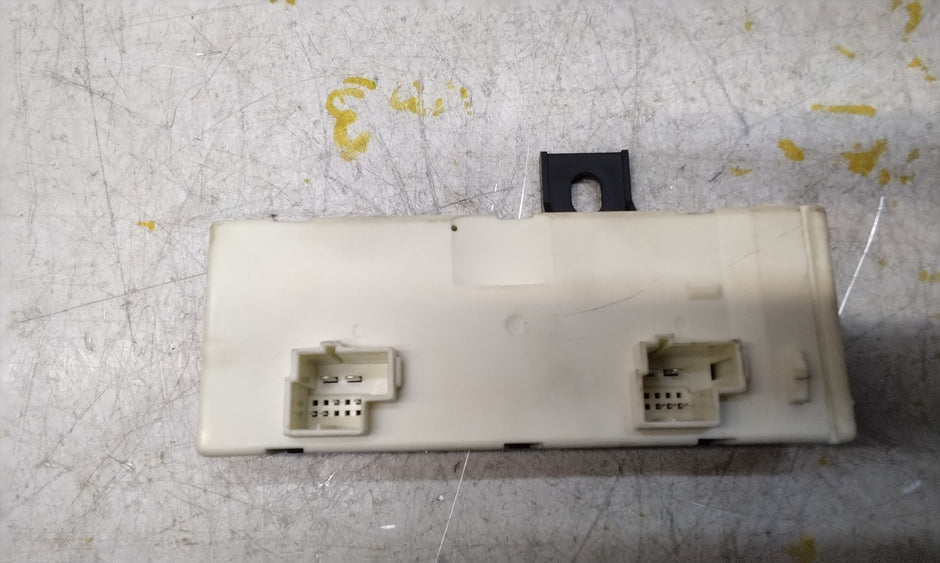 MERCEDES E-CLASS TAILGATE CONTROL MODULE W213 A2139004711 FM001035
