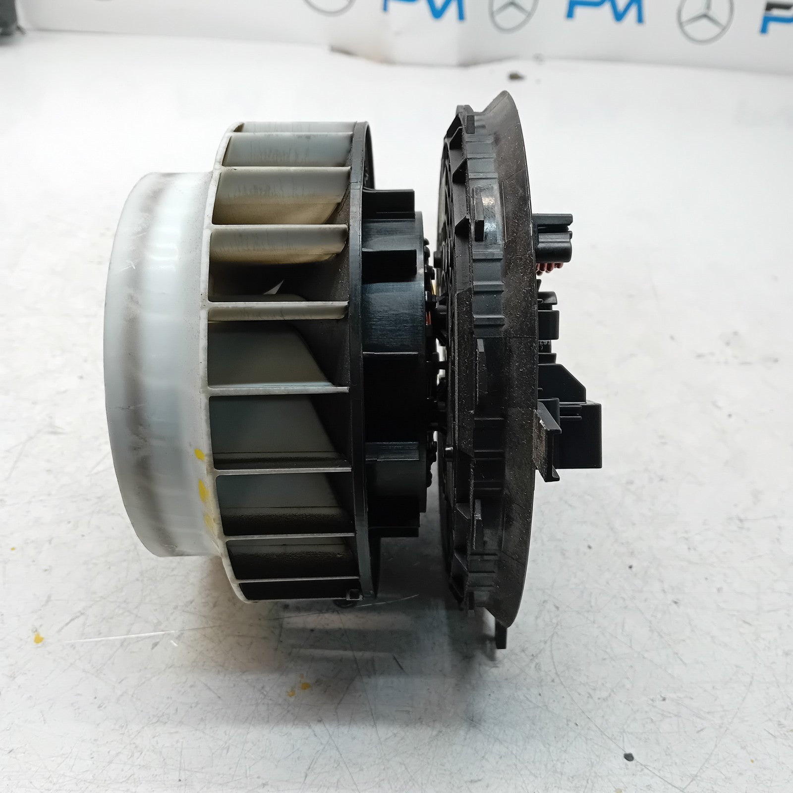 MERCEDES BENZ W205 C-CLASS INTERIOR BLOWER HEATER FAN 0130309005 FM00971