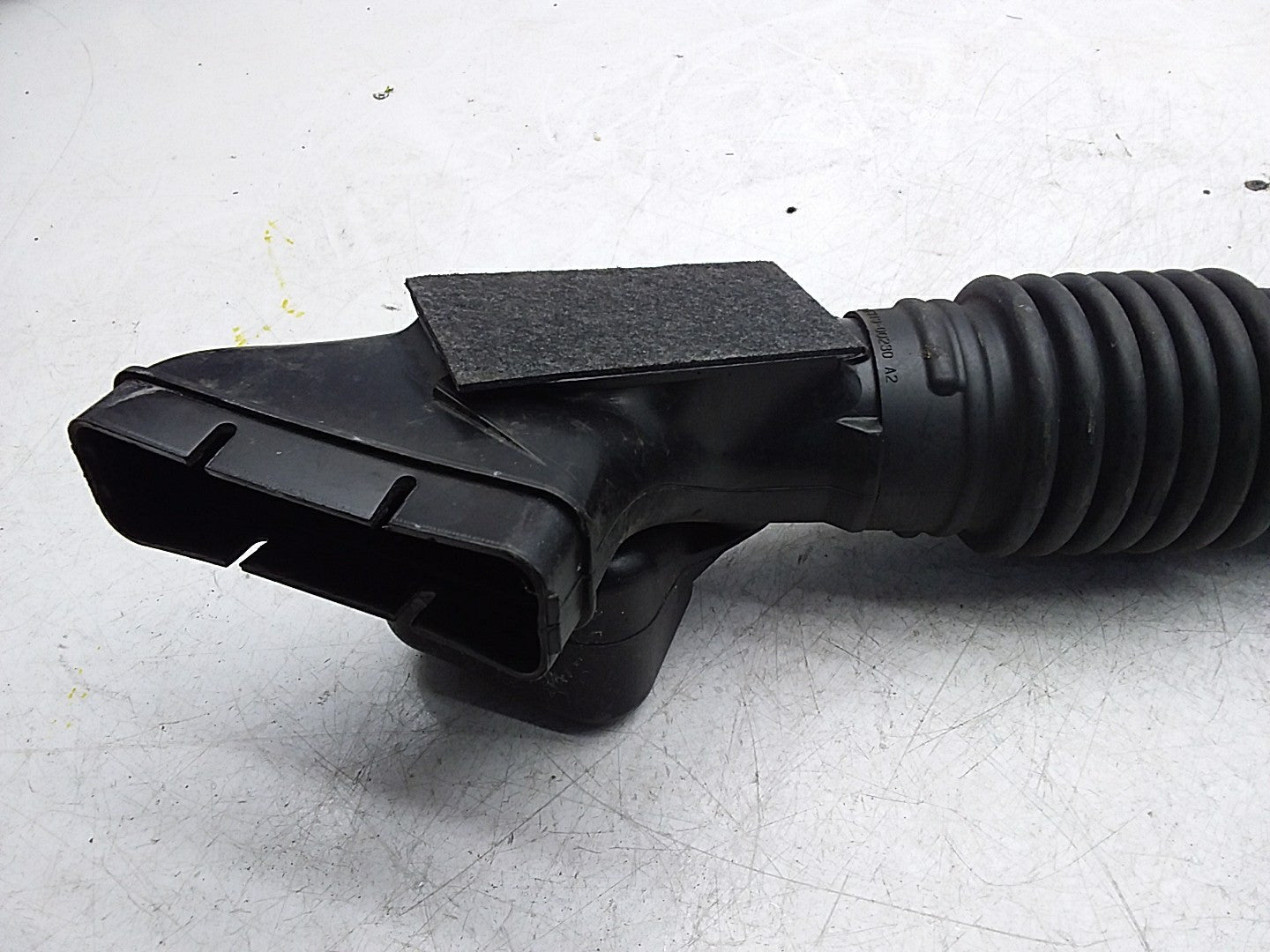 OUTLANDER AIR INTAKE TUBE 2.4 PETROL FMI37 1505A661
