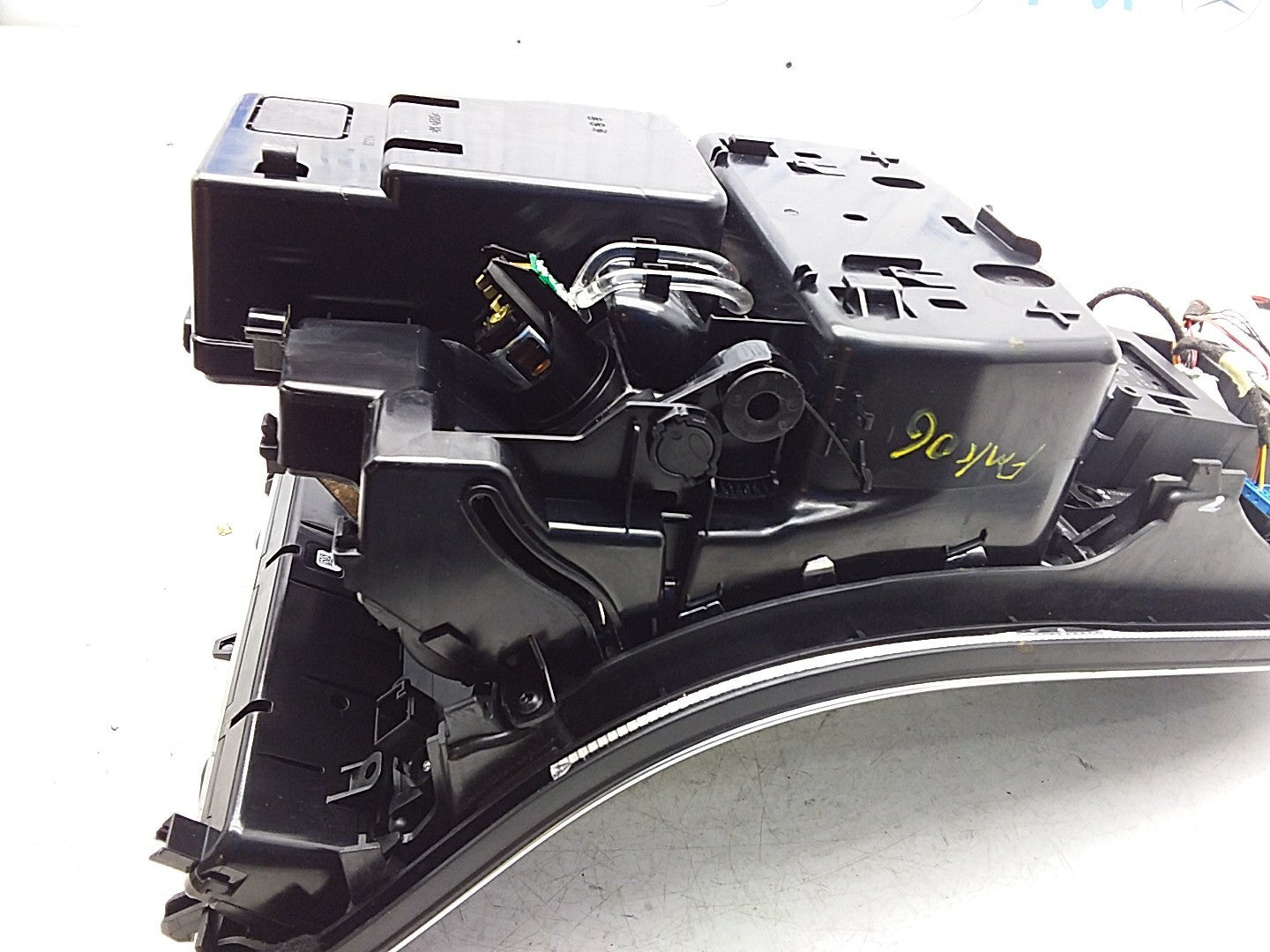 2016-2019 MERCEDES E CLASS W213 CENTRE  CONSOLE  A2135407521 FMK06