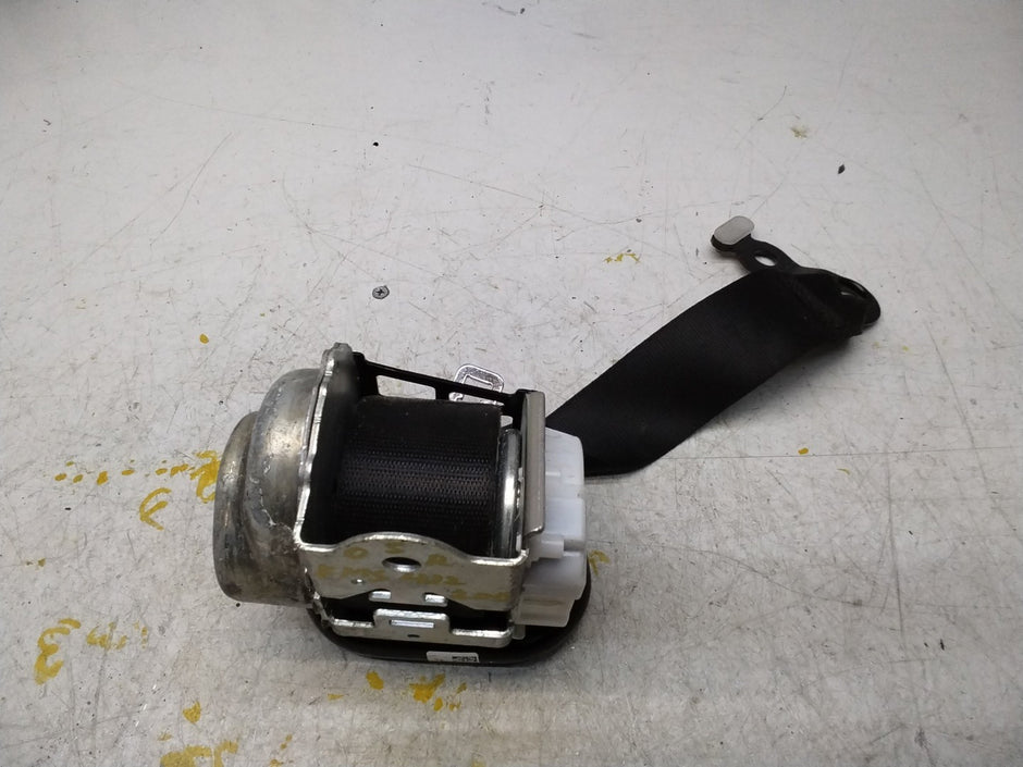 MERCEDES C CLASS W206 SALOON REAR SEAT BELT RIGHT A2068604800 FMS422 OSR