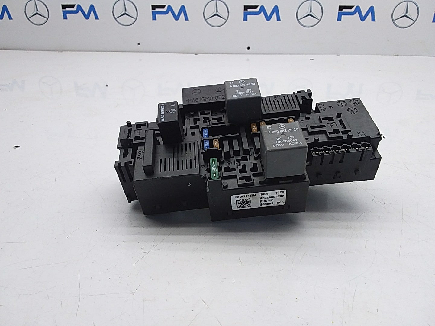 MERCEDES BENZ S-CLASS W222 FUSE BOX RELAY  A2229063202 FMF74