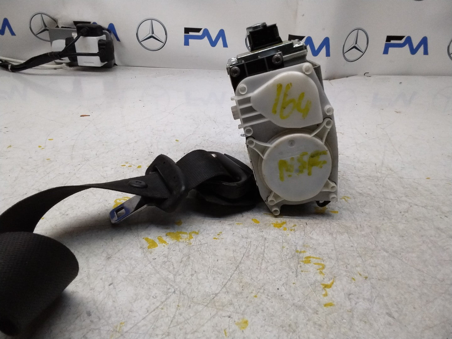MERCEDES M CLASS SEAT BELT FRONT LEFT PASSENGER SIDE W164 A2518603186 FMS391 NSF