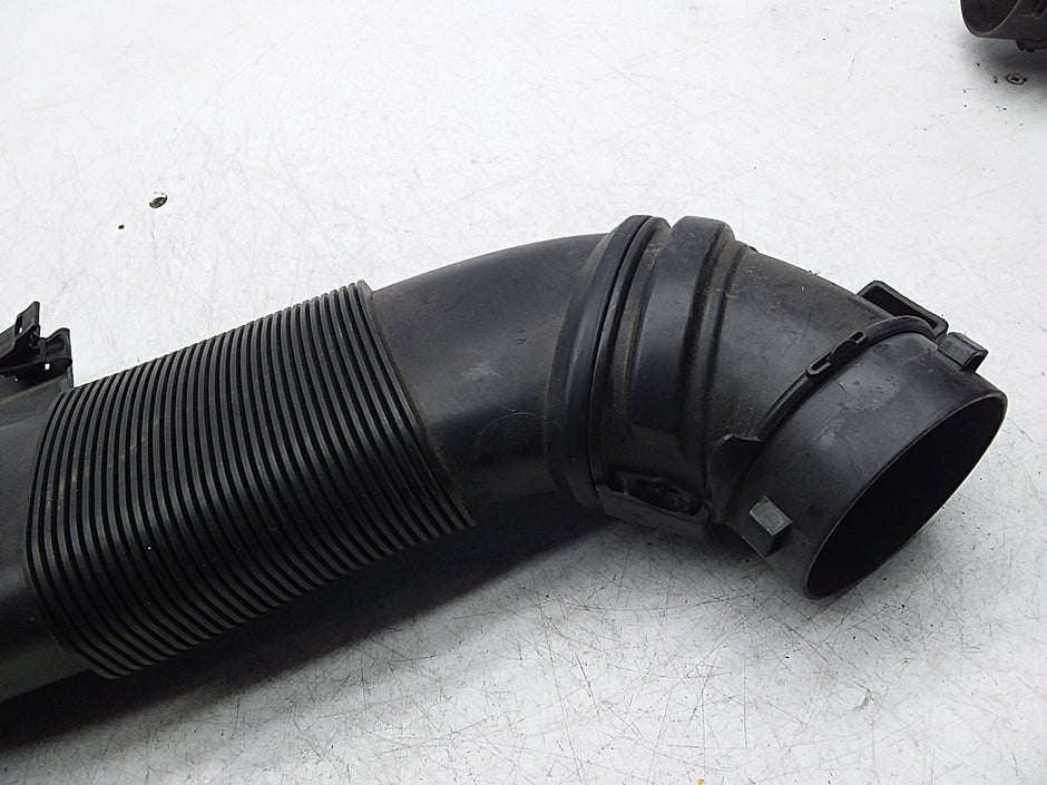 MERCEDES BENZ C-CLASS W205 AIR INTAKE TUBE A6510903242 FMI48