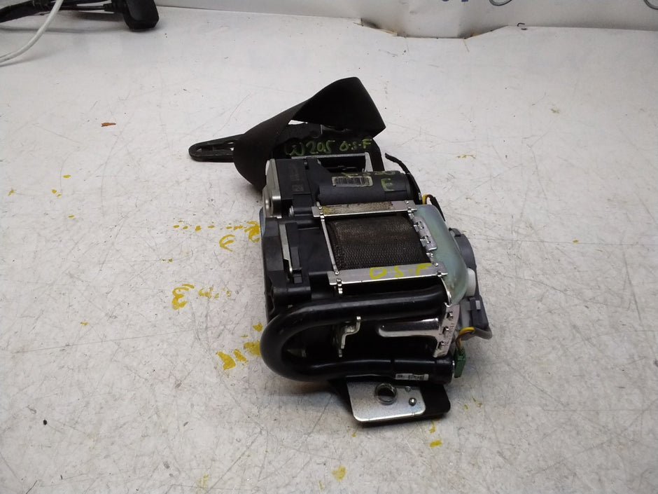 MERCEDES BENZ W205 C CLASS FRONT RIGHT SEAT BELT A2058606300 FMS343 OSF