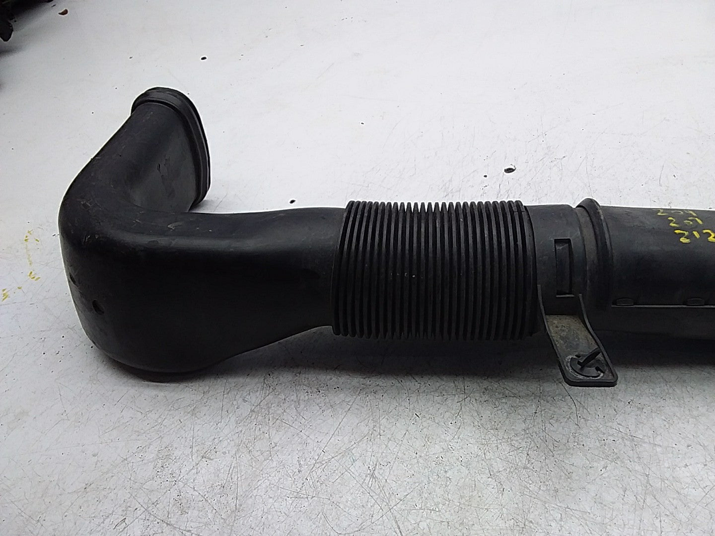 MERCEDES-BENZ E-CLASS A212 AIR INTAKE TUBE A6510903437 FMI03