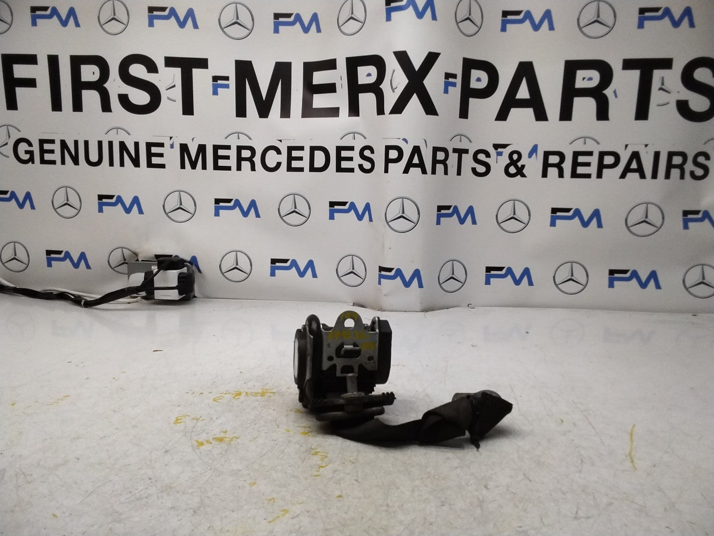 MERCEDES BENZ W169 A CLASS REAR SEAT BELT RIGHT SIDE A1698600685 FMS361 OSR