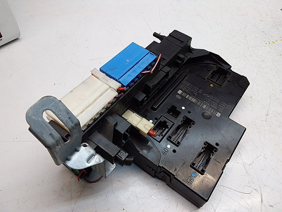 Mercedes E-CLASS W212 FUSE BOX RELAY  A2129003922 FMF109