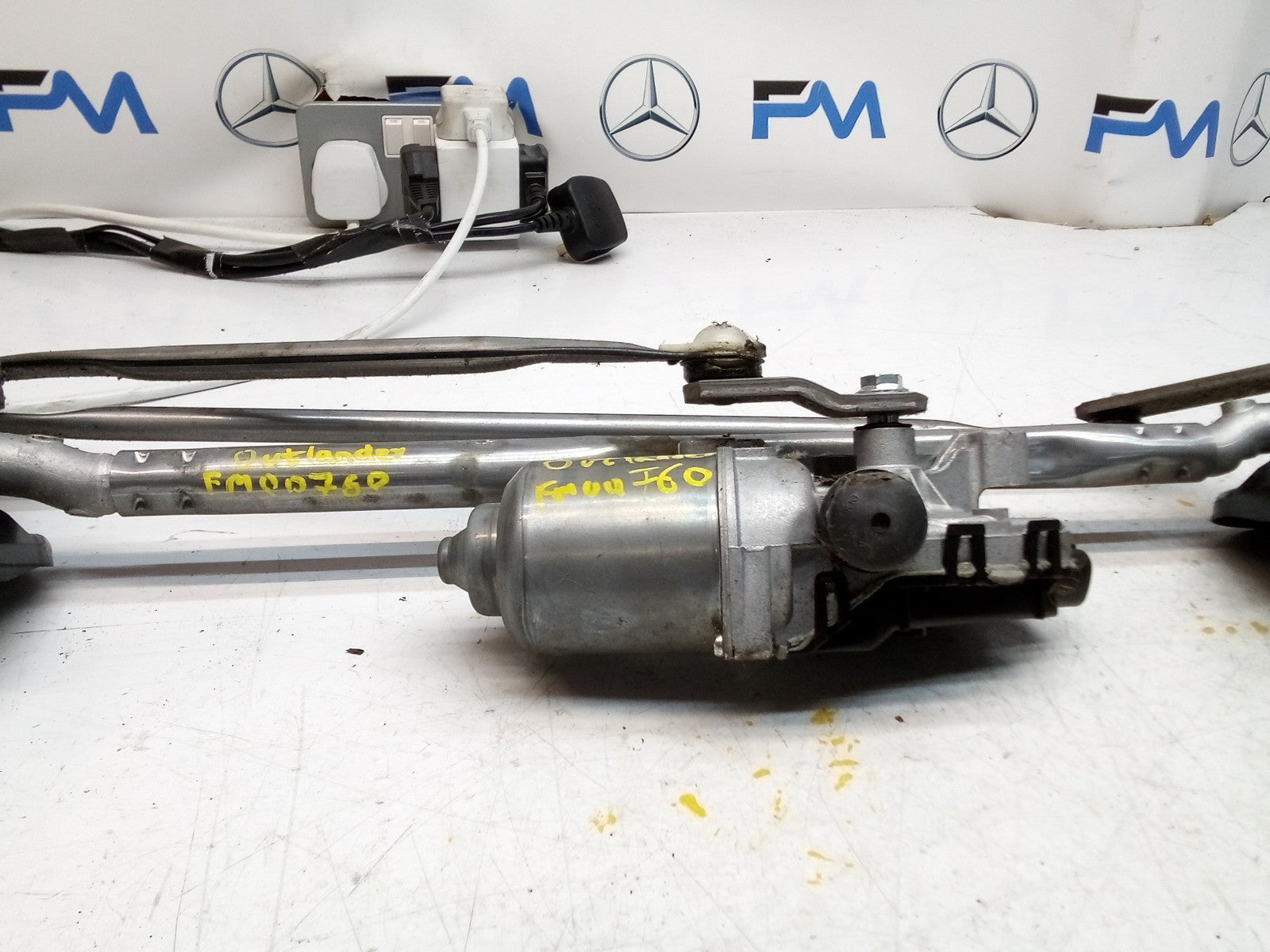 MITSUBISHI OUTLANDER MK3 FRONT WIPER MOTOR + MECHANISM LINKAGE FM00760