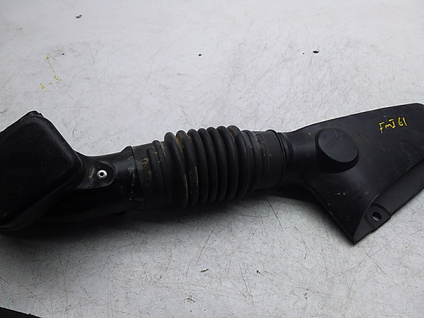 MITSUBISHI OUTLANDER AIR INTAKE TUBE  FMI61 1505A661