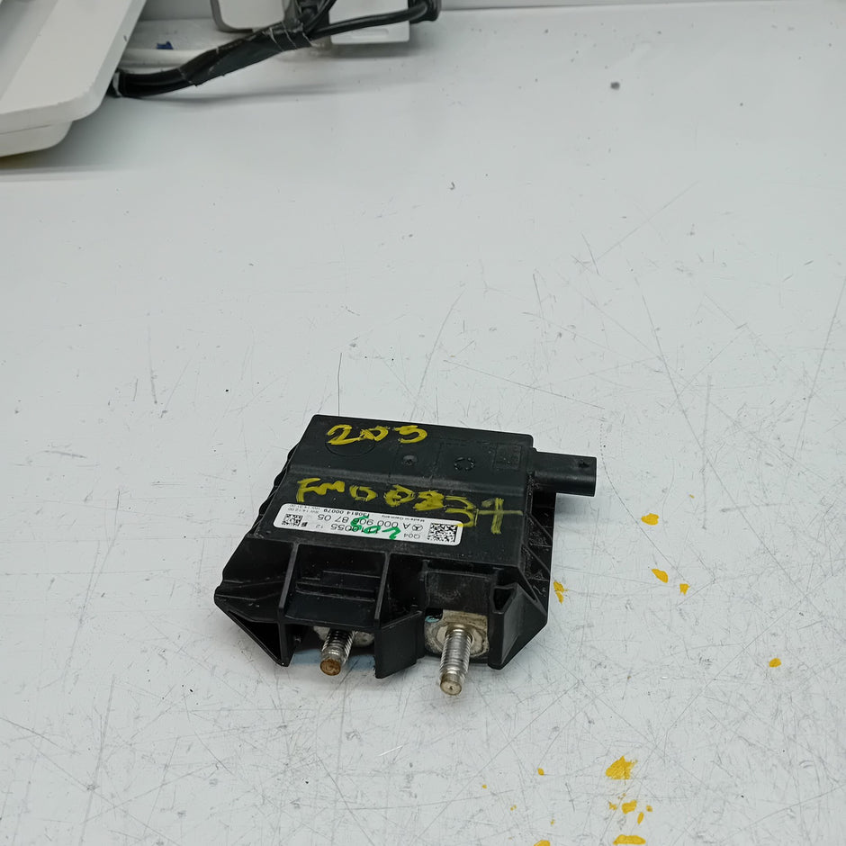 MERCEDES  C E CLASS W205 W213 NEGATIVE BATTERY CLAM TERMINAL A0009068705 FM00837