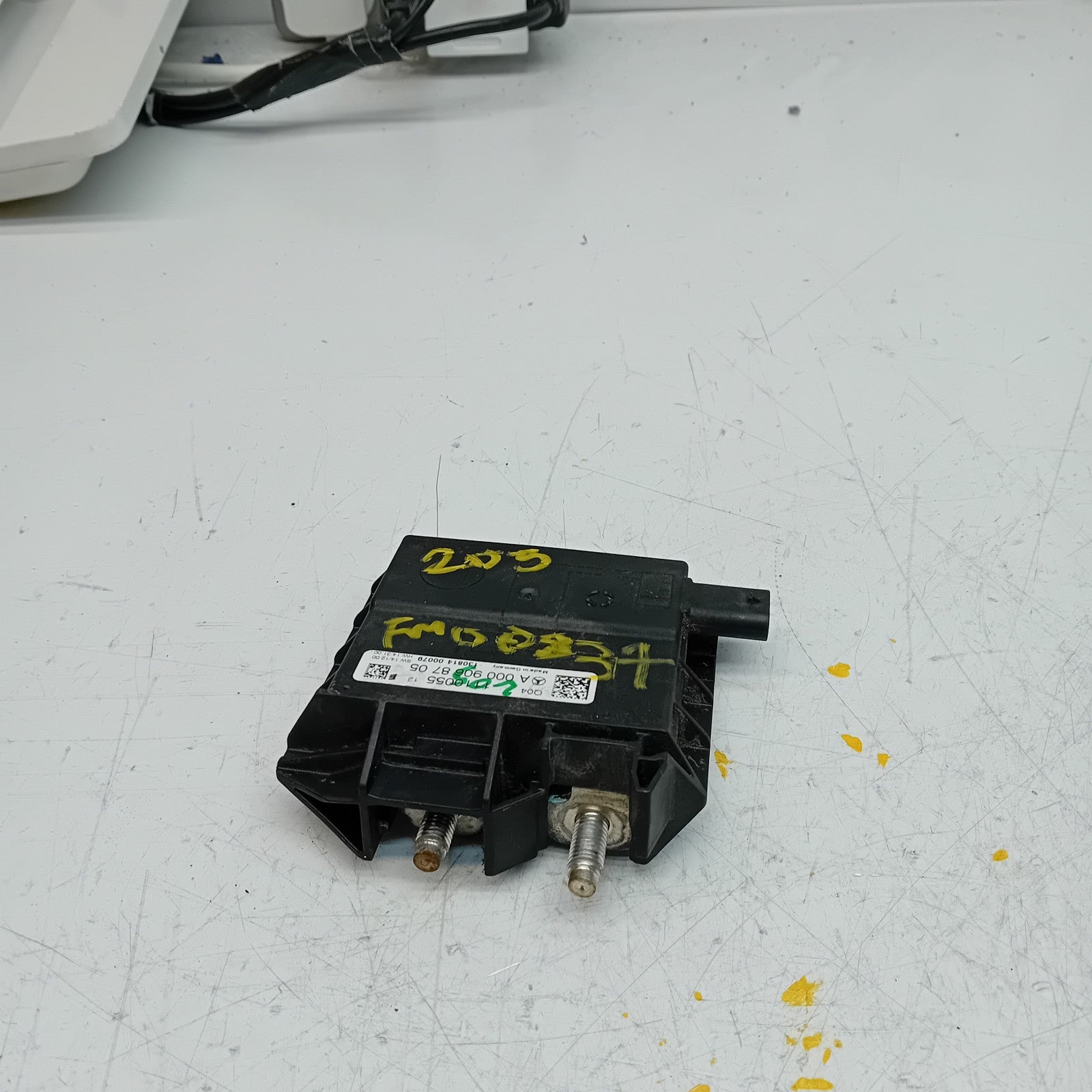 MERCEDES  C E CLASS W205 W213 NEGATIVE BATTERY CLAM TERMINAL A0009068705 FM00837