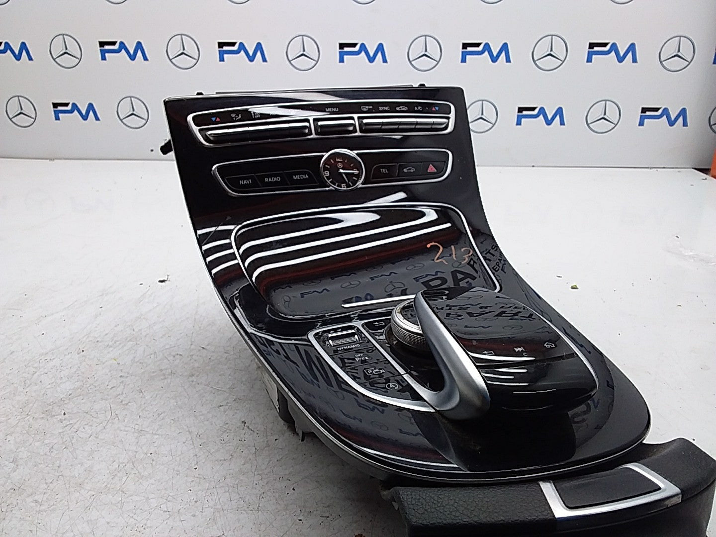 2016-2019 MERCEDES E CLASS W213 CENTRE  CONSOLE  A2138100815 FMK10