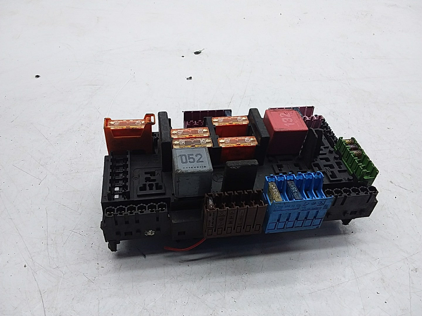 MERCEDES BENZ E-CLASS W213 2016 ONWARDS FUSE RELAY BOX A2139068801 FMF125