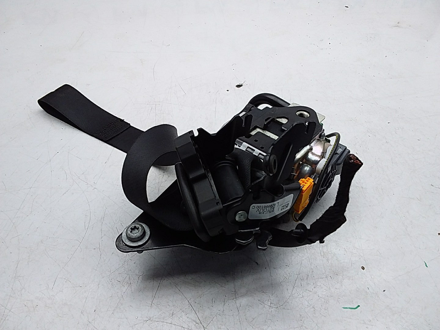 MERCEDES E-CLASS W238 SEAT BELT FRONT LEFT PASSENGER SIDE A2388602800 FMS259 NSF