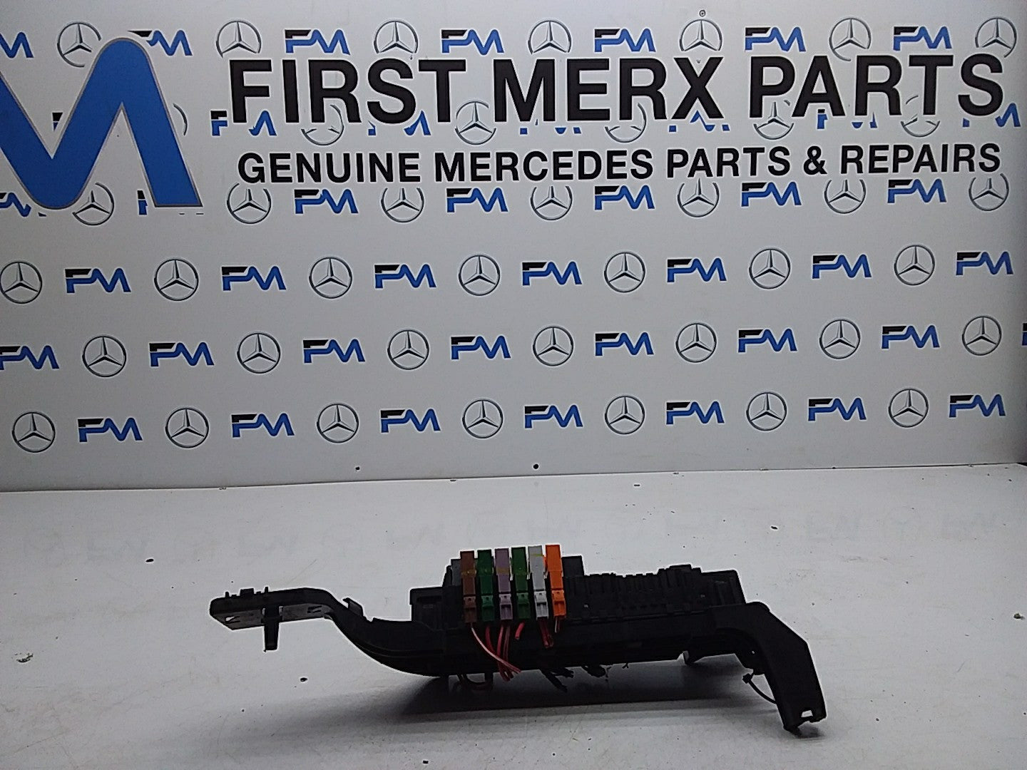 MERCEDES BENZ GLC W166 2015-2019 FUSE RELAY BOX  A1665402350 FMF126
