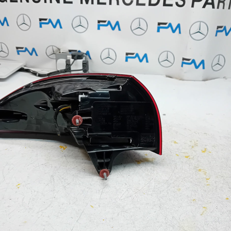 MERCEDES GLE W167 DRIVER SIDE OS REAR TAIL LIGHT A1679060607 FMT222