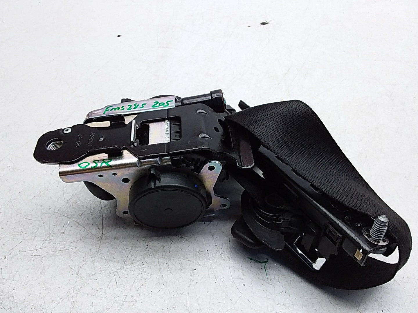 MERCEDES C-CLASS W205 SEAT BELT REAR RIGHT DRIVER SIDE A2058600285 FMS285 OSR
