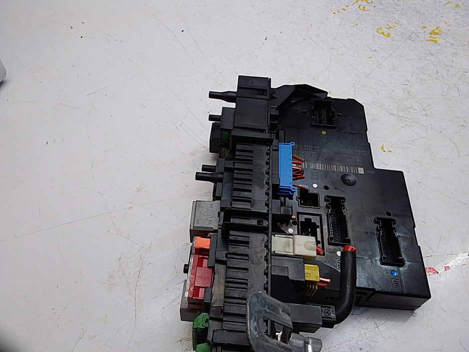 Mercedes C-CLASS W204 Fuse  Box RELAY A2049060205  FMF100