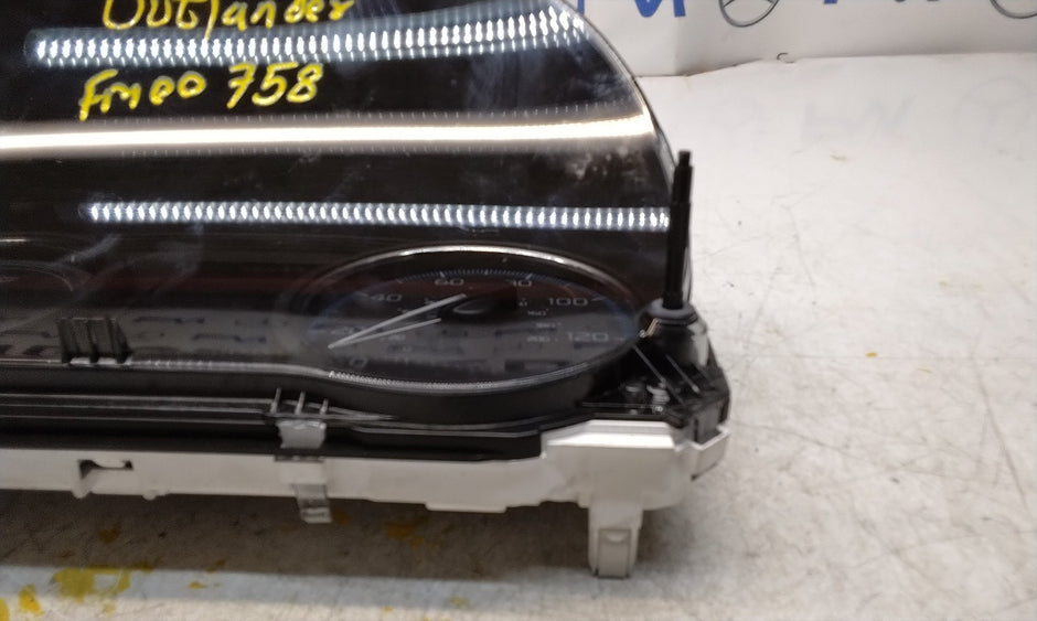 MITSUBISHI OUTLANDER 8100C544 SPEEDOMETER INSTRUMENT CLUSTER FM00758