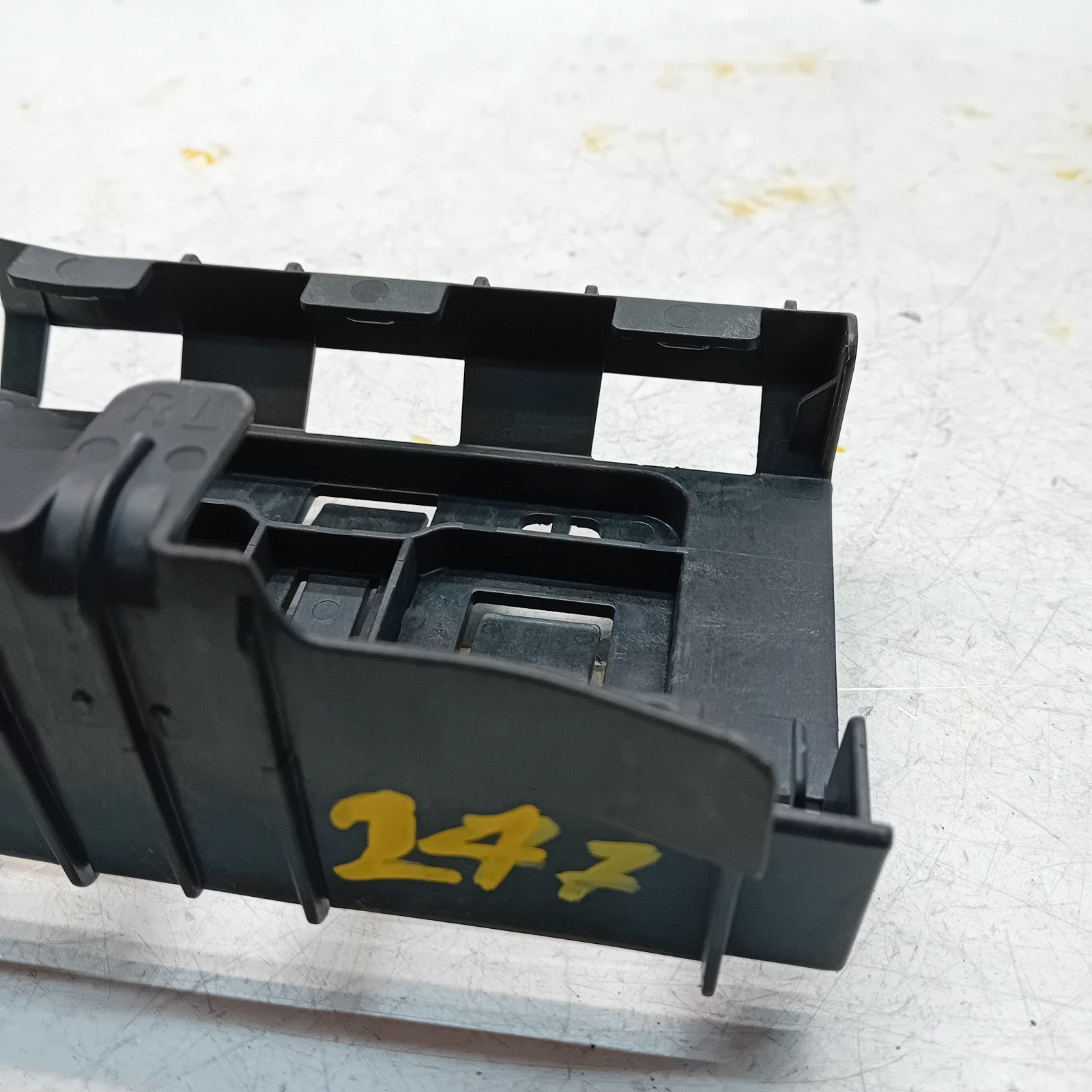 MERCEDES A CLASS W177 ECU BRACKET HOLDER TRIM A2475457900 FM00966