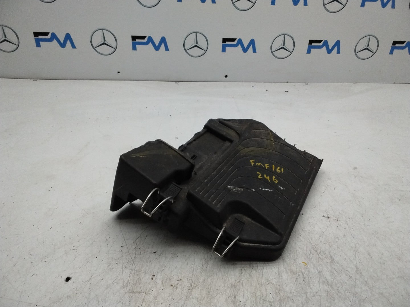 MERCEDES BENZ  B-CLASS  W246 FUSE RELAY  BOX LID A2465400182  FMF161 (DAMAGED) 