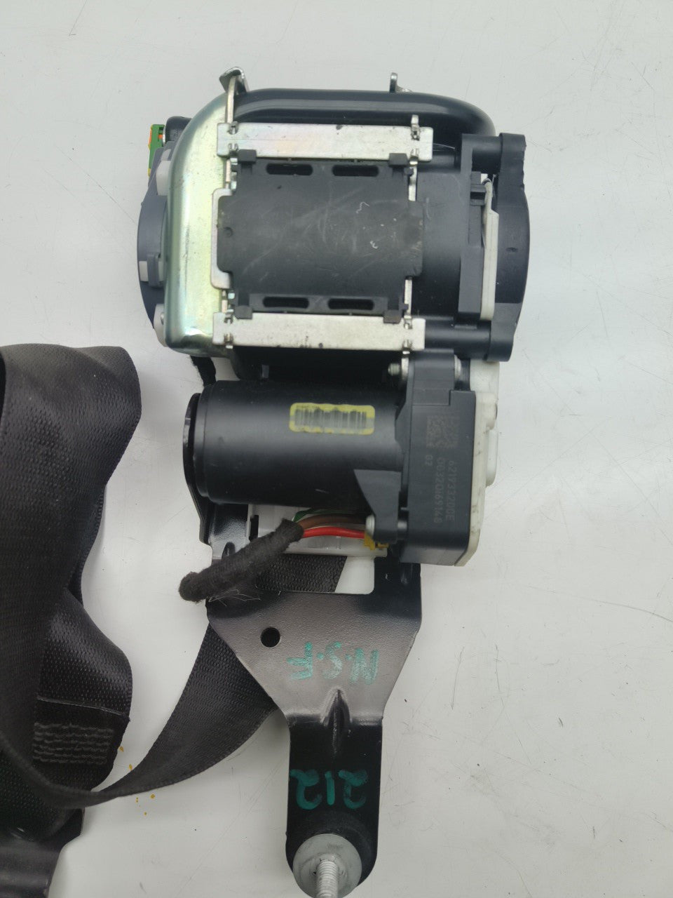 MERCEDES E CLASS W212  SEAT BELT FRONT LEFT PASSENGER SIDE A2128600786 FMS17 NSF