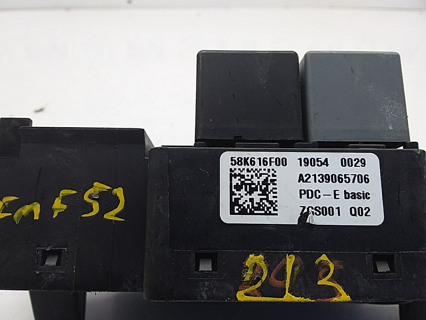 MERCEDES E CLASS FUSE RELAY BOX A2139065706 W213 2016 ONWARDS  FMF52