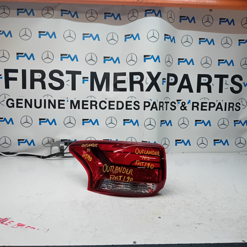 MITSUBISHI OUTLANDER PASSENGER SIDE NS REAR TAIL LIGHT FMT190 HALF LED