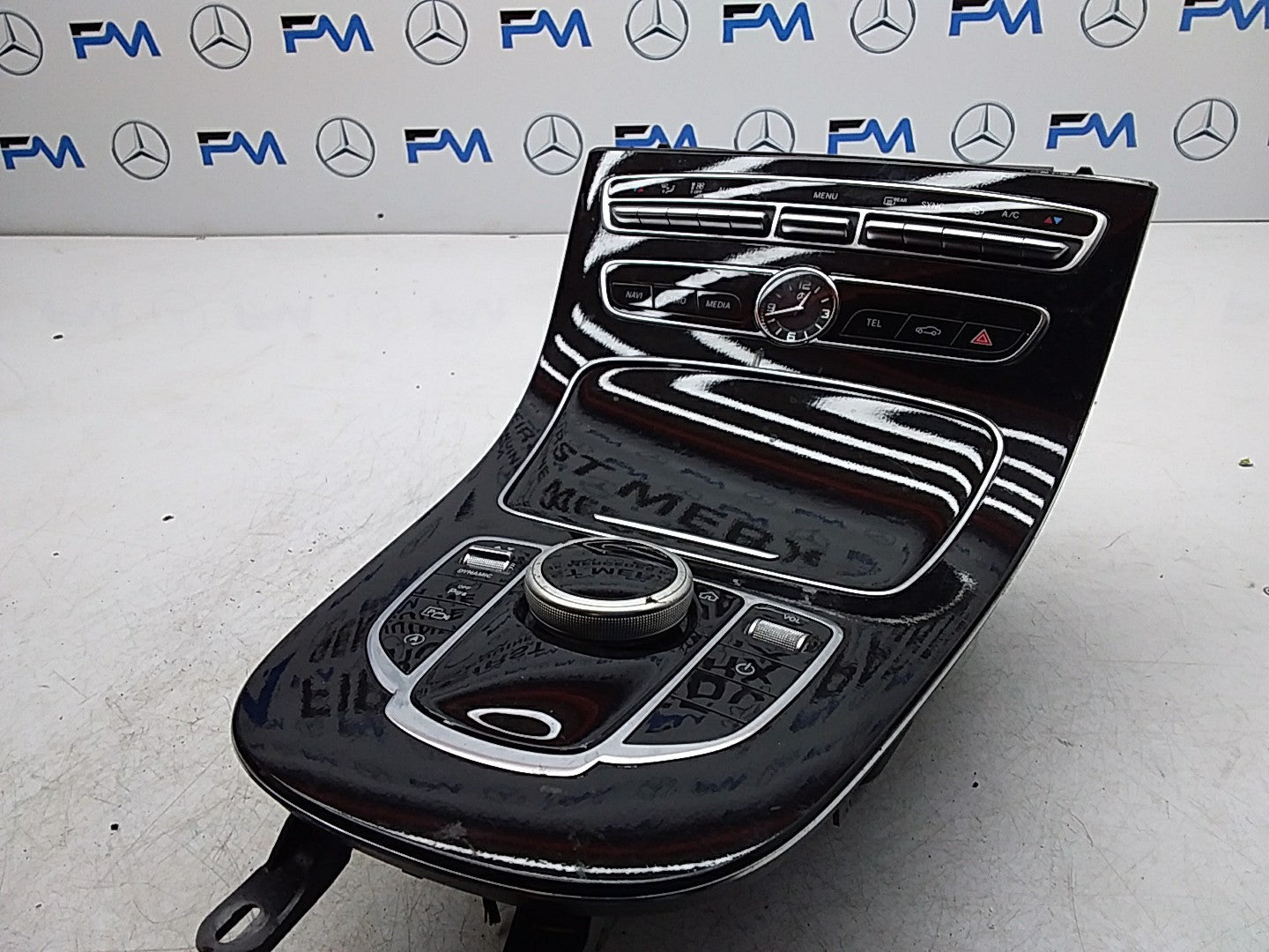 2016-2019 MERCEDES E CLASS W213 CENTRE  CONSOLE  A2138100815 FMK124