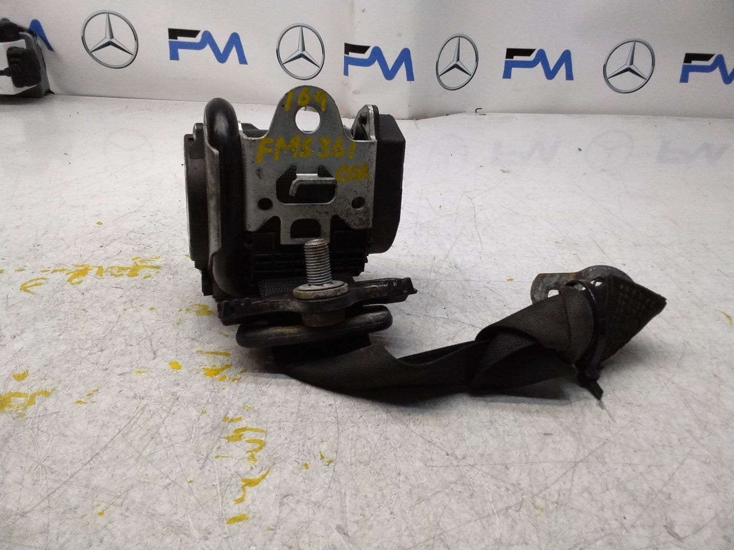 MERCEDES BENZ W169 A CLASS REAR SEAT BELT RIGHT SIDE A1698600685 FMS361 OSR
